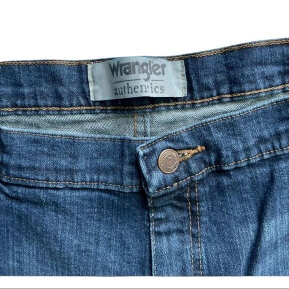 Wrangler Authentic Dark Denim Jeans 42 X 32 - Picture 4 of 9